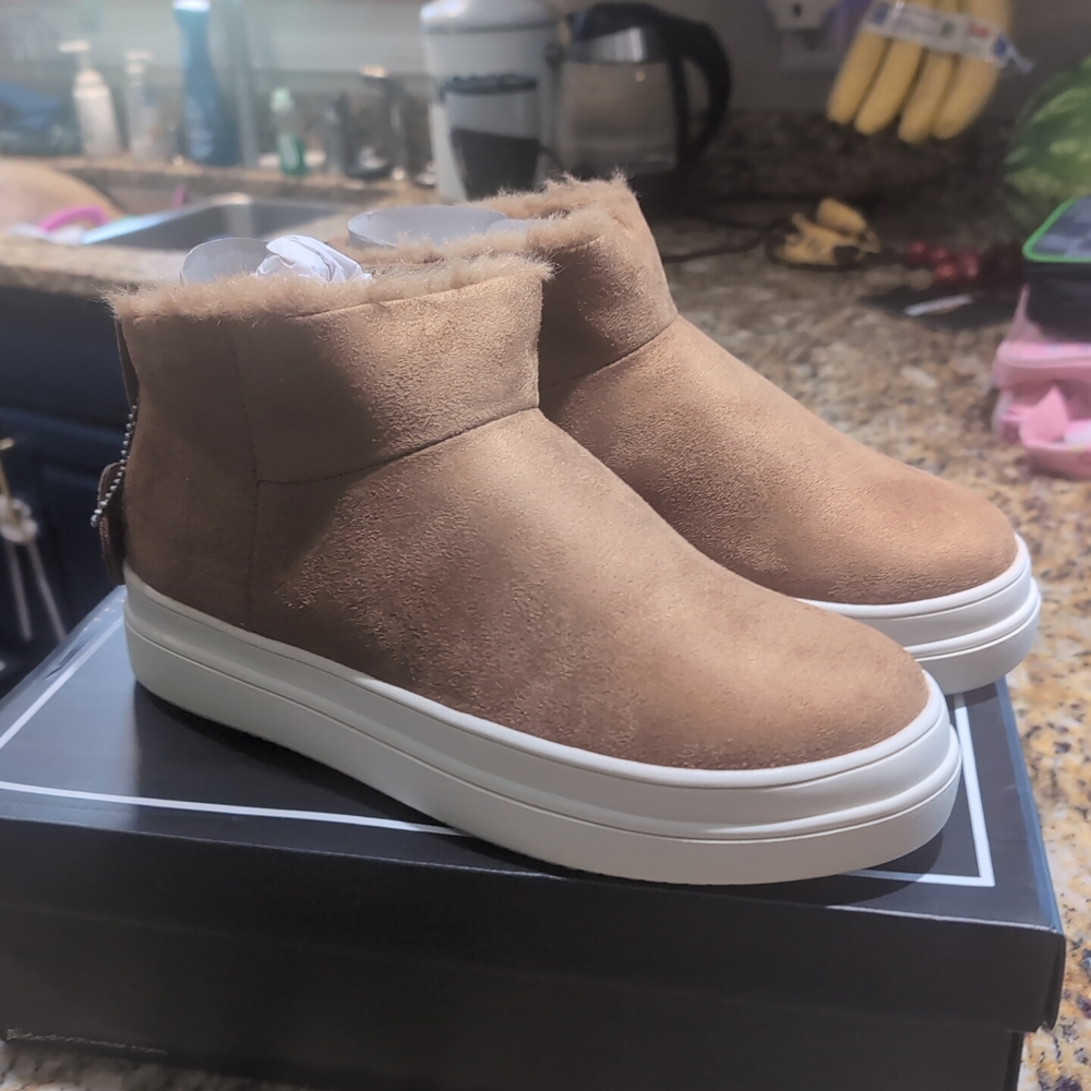 Urban Sport Women's Tan Suede Luxe Ankle Boots